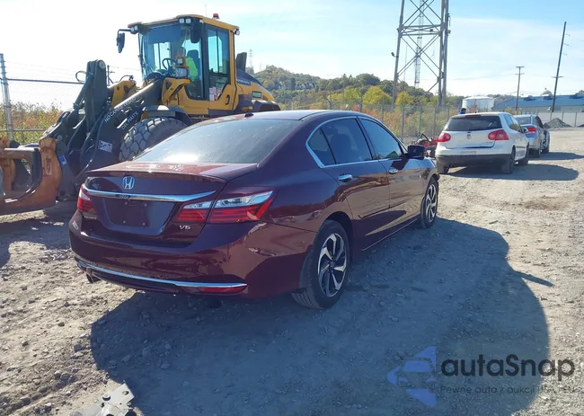 1HGCR3F85HA011035: 43549370