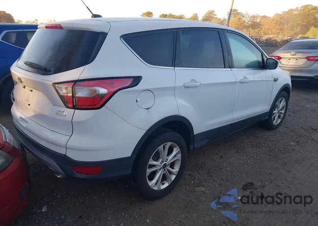 1FMCU0GD9JUA75201: 43549043