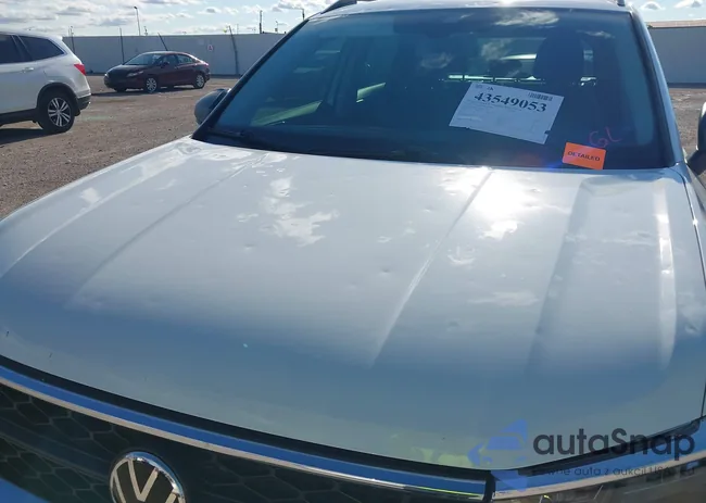 3VVDX7B23NM047985: 43549053