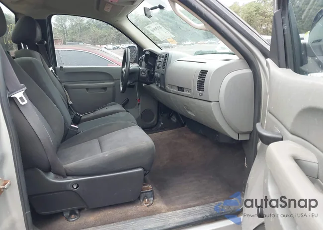 1GCPCPEX0AZ275644: 43550356