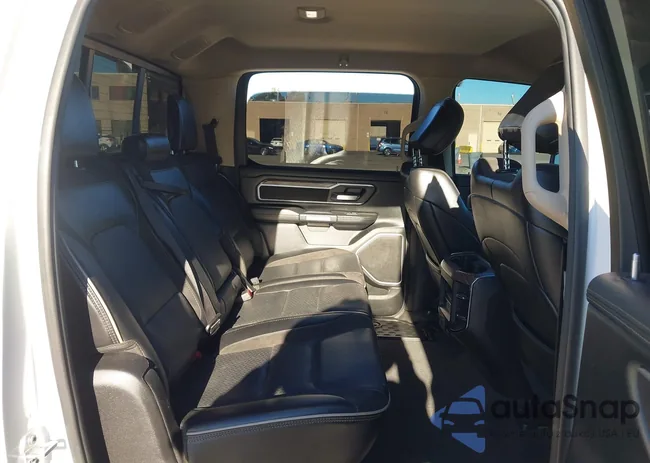 1C6SRFJT7KN925592: 43551484