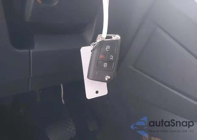 3VV3B7AX9LM095270: 43551794