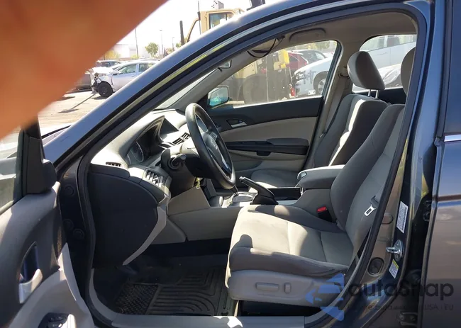 1HGCP2F46CA047810: 43550992