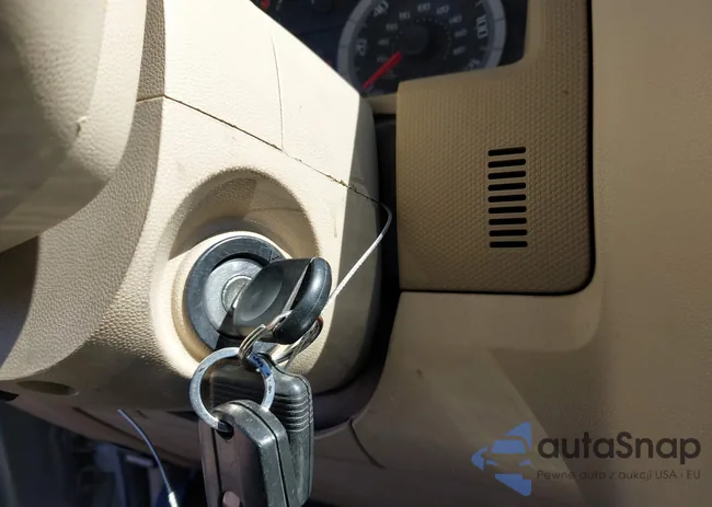 1FMCU031X8KD08004: 43551328