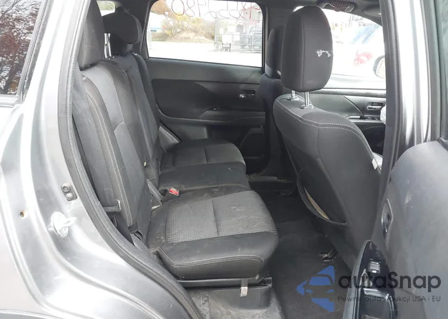 JA4AD3A39JZ044525: 43552480