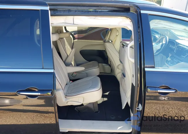 2C4RC1GG2HR584040: 43552842