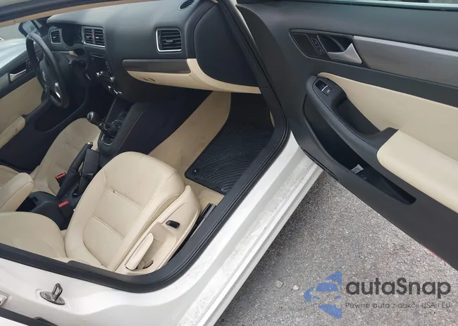 3VW3L7AJ8EM352748: 43552865