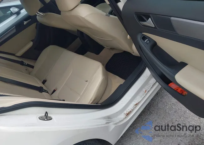 3VW3L7AJ8EM352748: 43552865