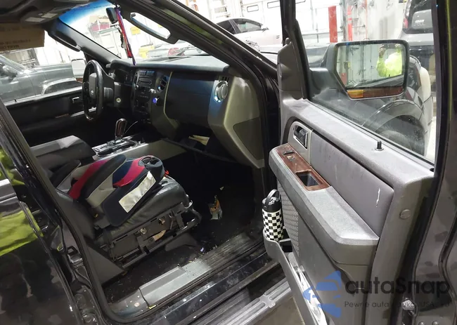 1FMFU19528LA70303: 43552290