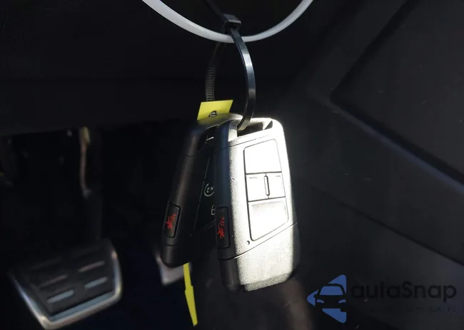 3VV8B7AX5NM003466: 43554431