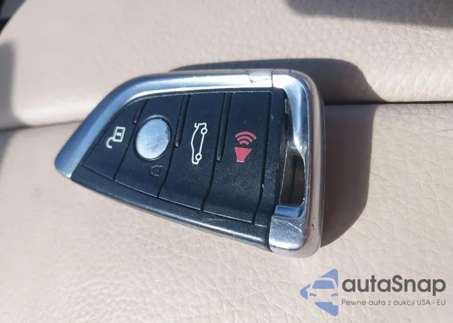 5UXKR0C52G0P28627: 43555475