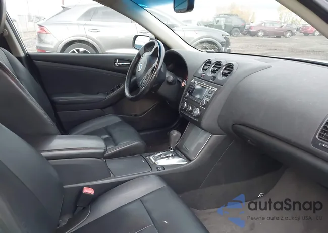 1N4BL2AP8CN413076: 43555688