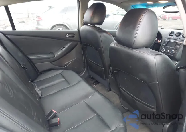 1N4BL2AP8CN413076: 43555688