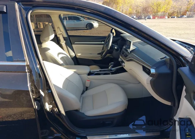 1N4BL4EW3MN374220: 43555747