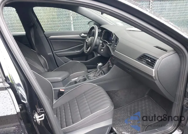 3VWBM7BU4RM079945: 43555807