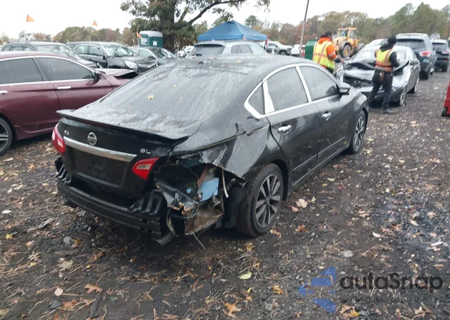 1N4AL3AP4GC151978: 43555853