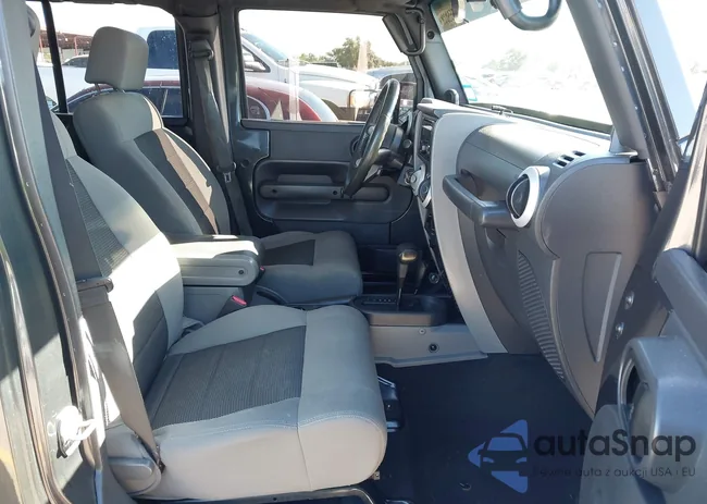 1J4BA5H16AL143044: 43555018