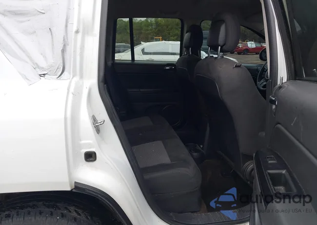 1C4NJCBA3GD636716: 43555100