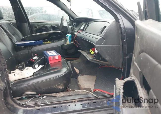 2FAFP71W83X147843: 43555131