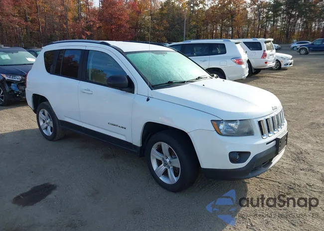 1C4NJCBA9GD552979: 43556602