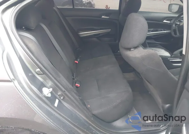 1HGCP2F70AA114635: 43556956