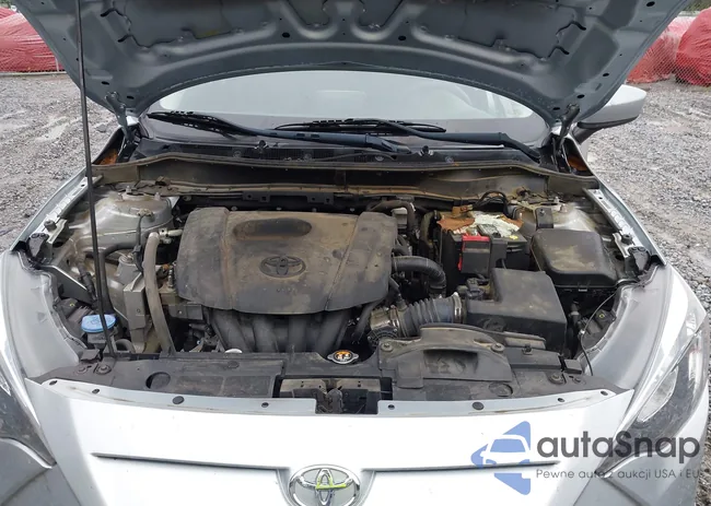 3MYDLBYV6JY333185: 43557663