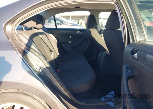 3VW2K7AJ8FM201568: 43557907