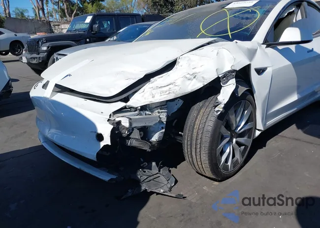 5YJ3E1EB9RF730809: 43557316