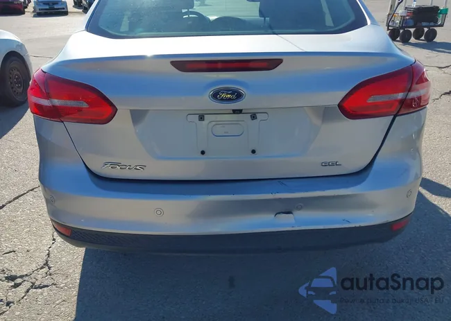 1FADP3H27HL247715: 43558593