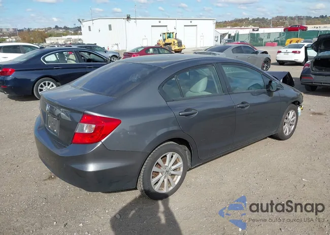 2HGFB2F8XCH500388: 43558182