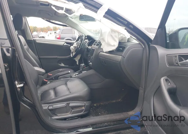 3VWDB7AJ6HM348726: 43559601