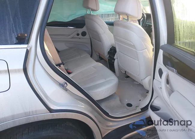 5UXKR0C53F0P04531: 43559816