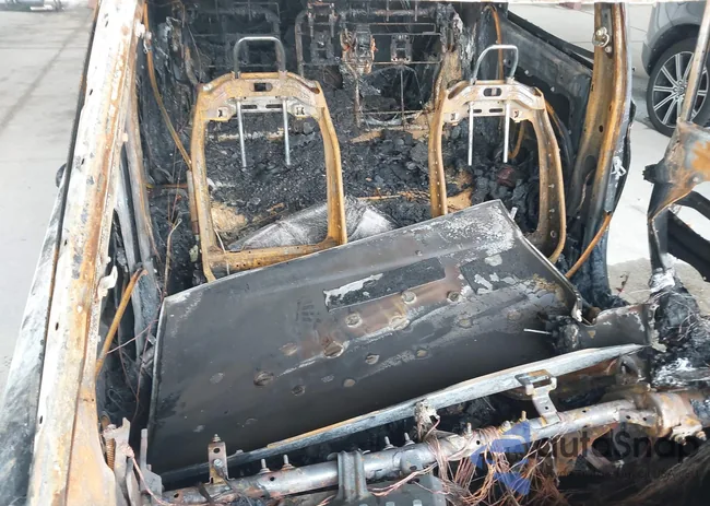 KNDJ22AU3L7709559: 43559918