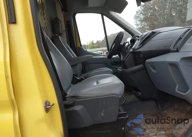 1FTYR2CM9HKA57977: 43558968