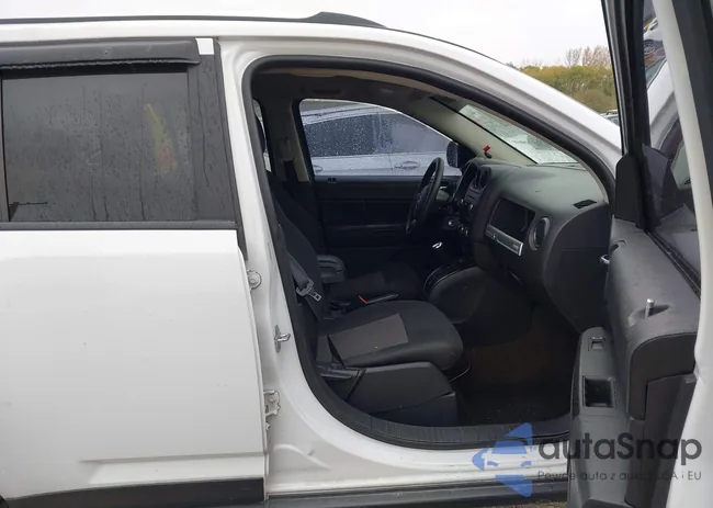 1C4NJCBA2FD138165: 43559252