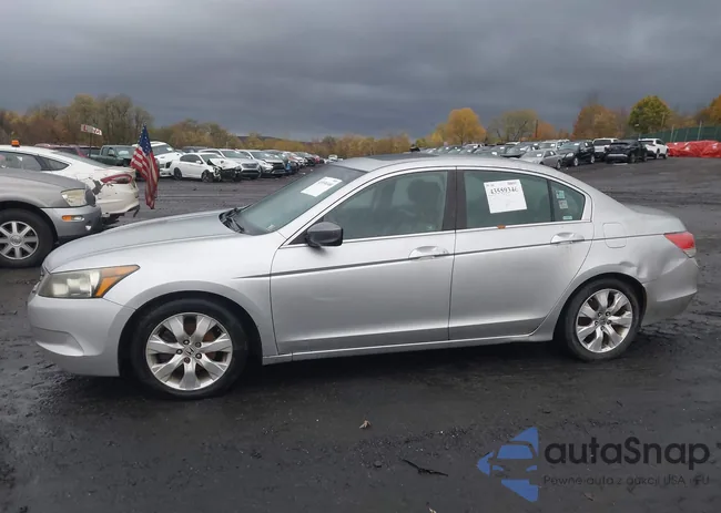 1HGCP2F81AA010468: 43559346