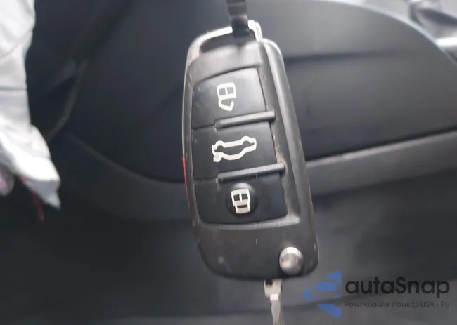 WAUBFGFFXF1063988: 43560470