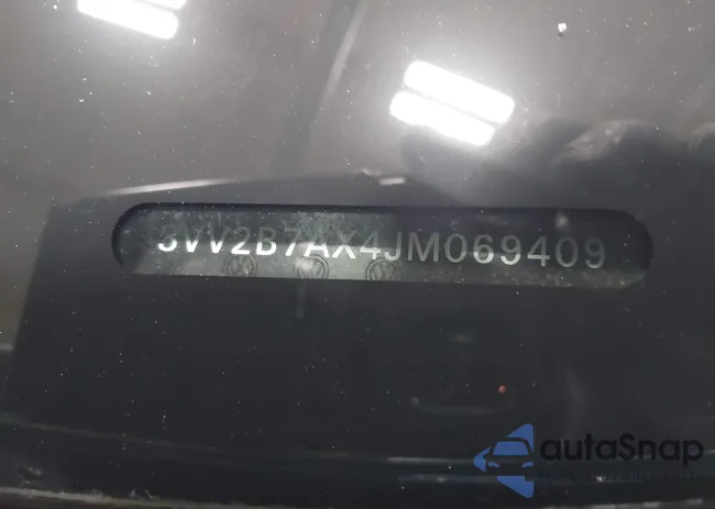 3VV2B7AX4JM069409: 43560508