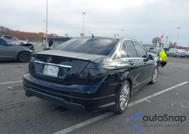 WDDGF4HB3CR231832: 43560531