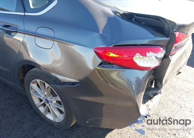 3FA6P0HD3KR281877: 43560613