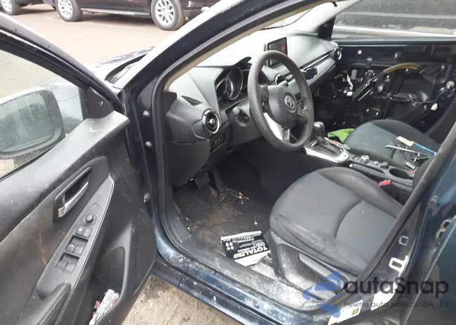 3MYDLBZV6GY132121: 43560660