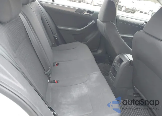 3VW3A7AJ9FM417615: 43560863