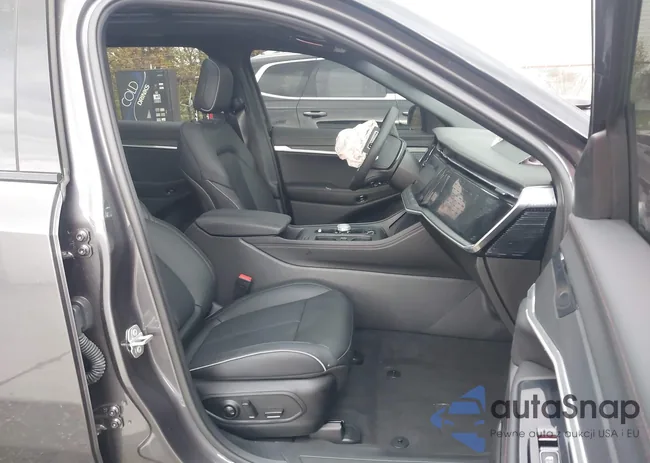 3C4RJNCK7ST592677: 43561398