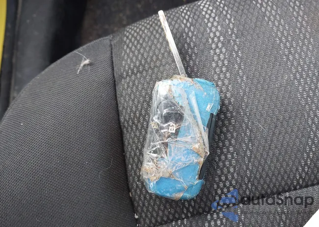 1G1JC6SH3F4198374: 43561582