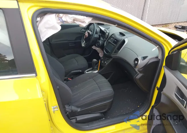 1G1JC6SH3F4198374: 43561582