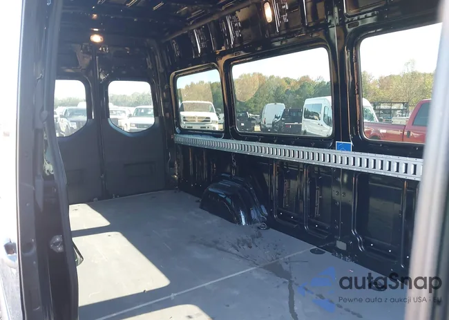 W1X4NCHY9RT179875: 43561884