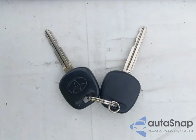 2T1BURHE2EC070873: 43560960