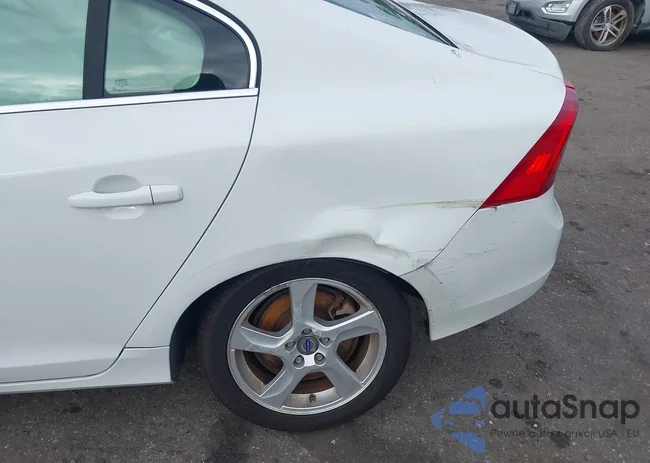 YV1622FS7C2142955: 43561038