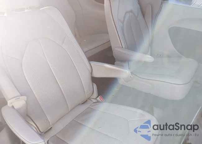 2C4RC1GG2HR564807: 43562686