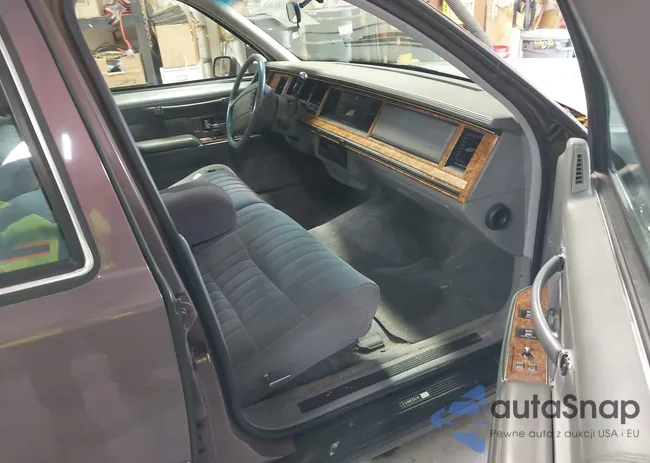 1LNLM81W7RY620177: 43562839